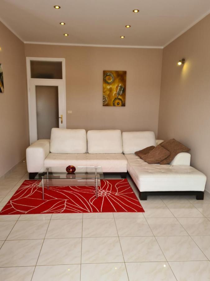 Sunny Apartment Pula